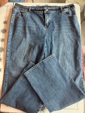 Women's Boot Cut Jeans in Medium Blue Denim